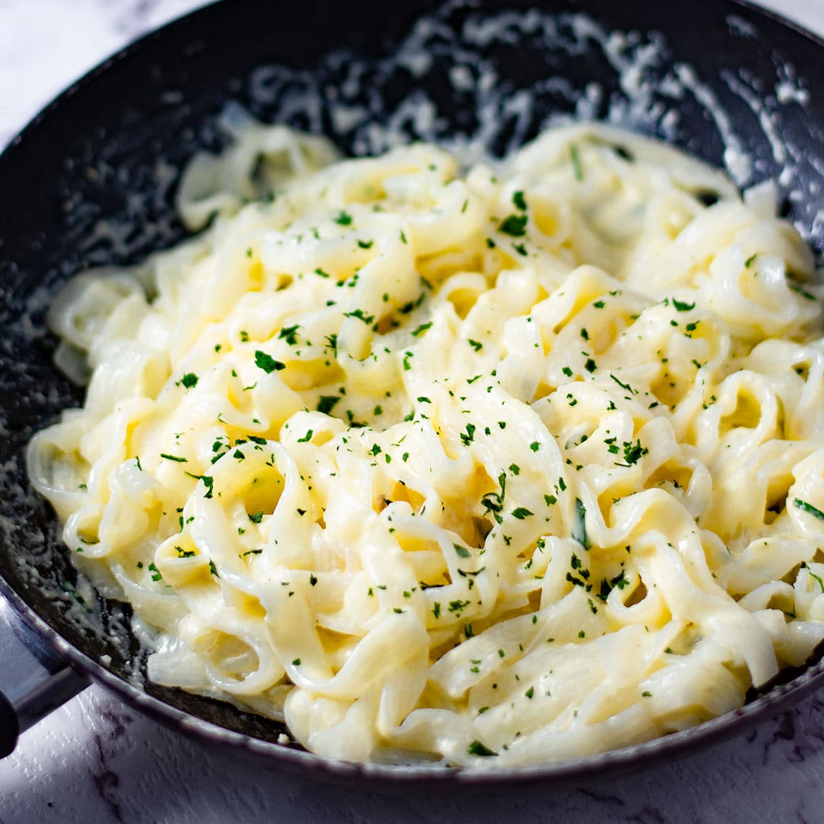 Minute Keto Alfredo: Homemade Taste, Low Carb Easy